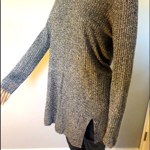 NWT - Apt 9 - Size Medium - Marbled Black - Pullover top with Split Side Hem.